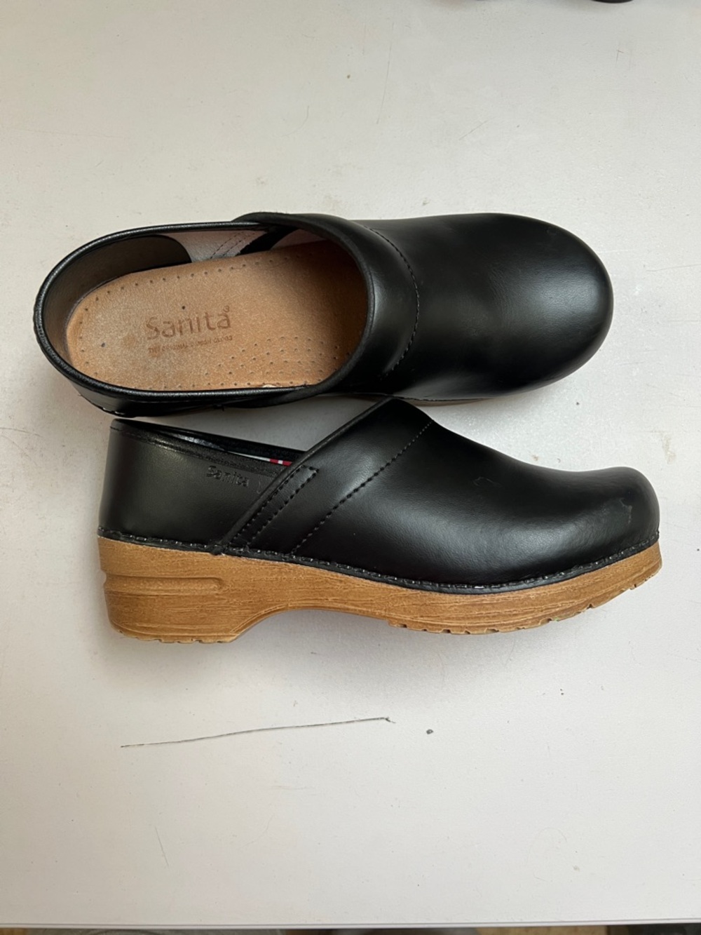 Sanita Black Leather Clog with Tan Sole sz 39